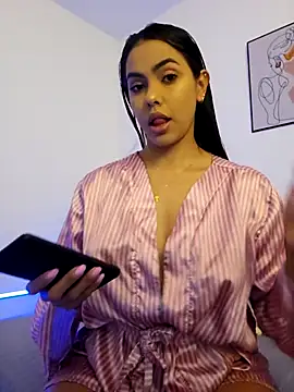 VictoriaEvaans  online show from 10-08-25, 10:40