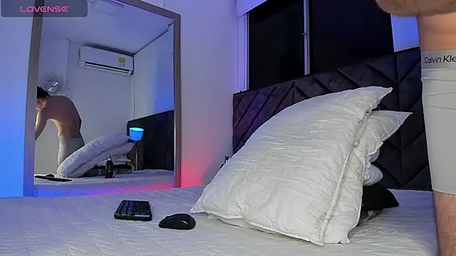 Luca ferrer  online show from 02-09-25, 04:36