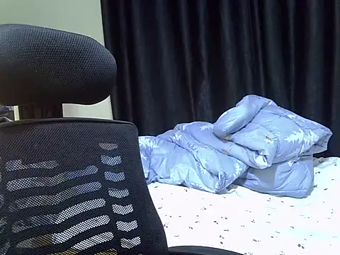 Horny-slut  online show from 09-30-25, 04:17