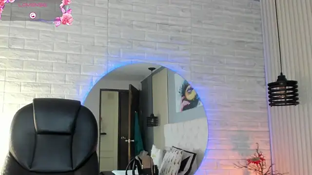 nicole  parker1 online show from 01-13-25, 12:24