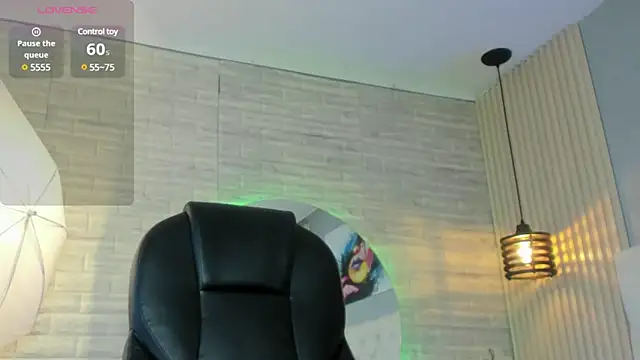 nicole  parker1 online show from 02-12-25, 12:22