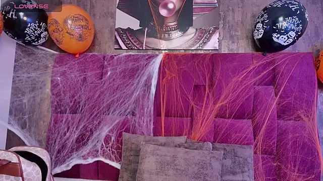 nicole  parker1 online show from 10-27-25, 07:07