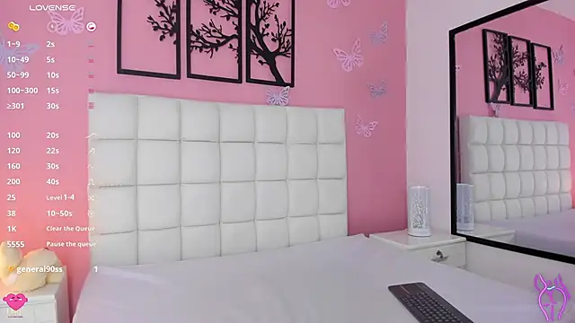 Snapshot of RenataJhonson_ chatting on 03-08-25, 04:45 RenataJhonson online show from 03-08-25, 04:45