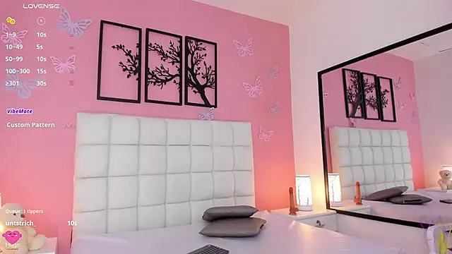 Snapshot of RenataJhonson_ chatting on 03-08-25, 08:22 RenataJhonson online show from 03-08-25, 08:22