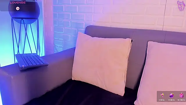 karina gomez 18 online show from 02-11-25, 09:31