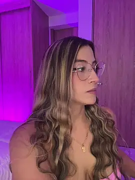 Issabela G1 online show from 02-03-26, 01:04