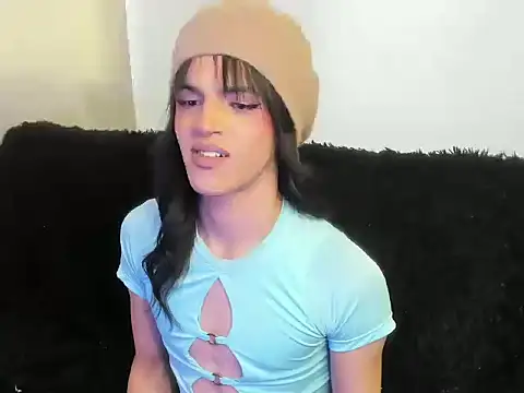 Snapshot of kerly_monroe chatting on 11-21-25, 07:23 kerly monroe online show from 11-21-25, 07:23