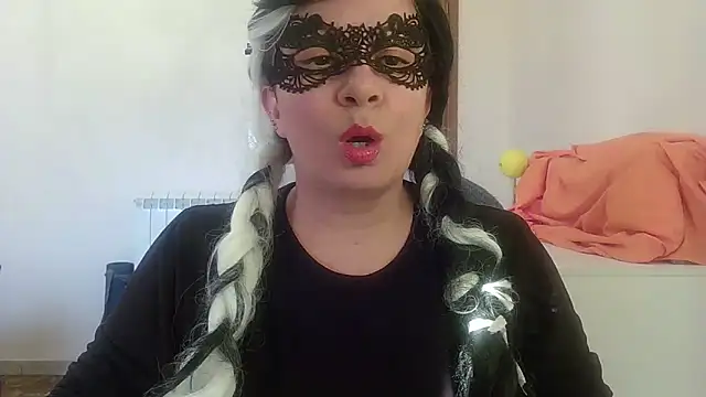 Ninalapiccolina online show from 11-26-25, 03:24