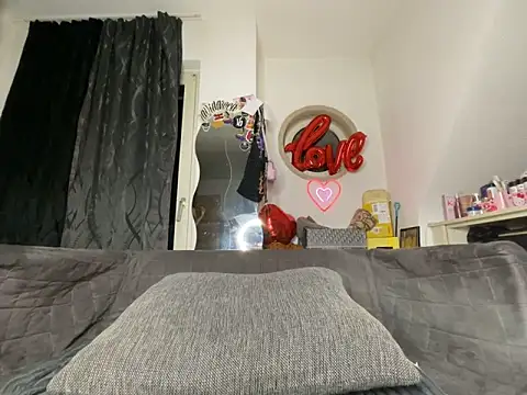 Snapshot of Tyraride chatting on 02-27-26, 09:04 Tyraride online show from 02-27-26, 09:04