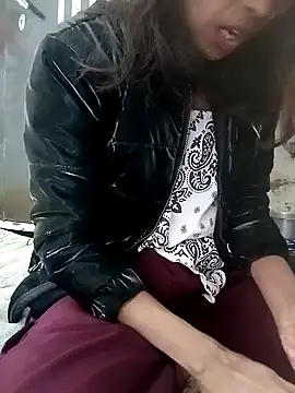 zoya khan25 online show from 12-16-24, 07:48