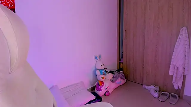 Snapshot of Cheelsea_ chatting on 02-24-25, 05:43 Cheelsea  online show from 02-24-25, 05:43