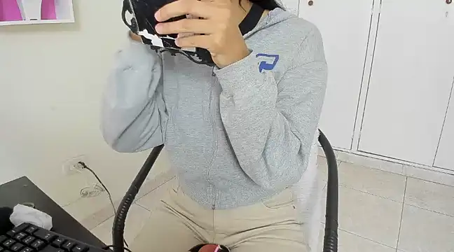 ASIAM BRUNET online show from 02-27-25, 12:56