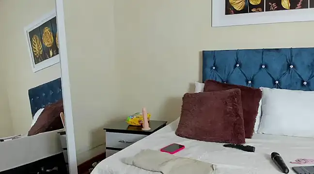 Snapshot of emagarcia chatting on 12-15-24, 01:54 emagarcia online show from 12-15-24, 01:54