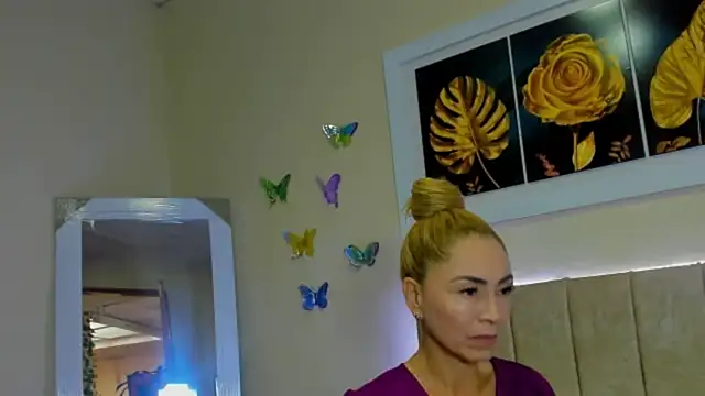 Snapshot of emagarcia chatting on 09-22-25, 01:35 emagarcia online show from 09-22-25, 01:35