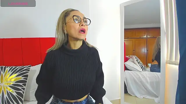 Snapshot of emagarcia chatting on 11-29-25, 12:52 emagarcia online show from 11-29-25, 12:52