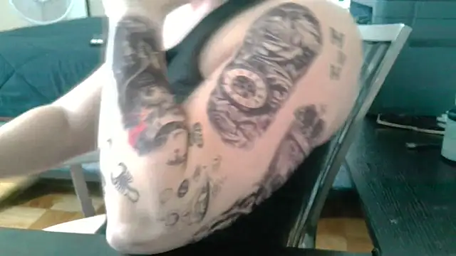 Aaron Rose25 online show from 12-14-25, 03:56