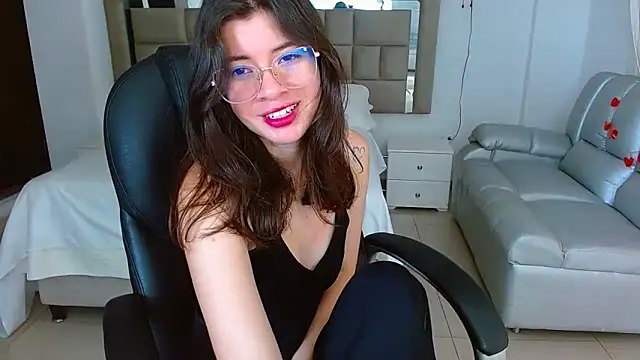 zoecruzz online show from 03-08-26, 01:26