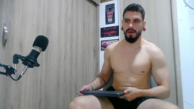 Aaron kwok28 online show from 11-11-25, 01:16