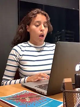 Katee Jones online show from 02-01-25, 01:23