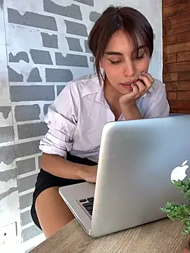 Katee Jones online show from 02-01-25, 09:51