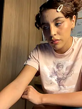 Katee Jones online show from 09-19-25, 12:12