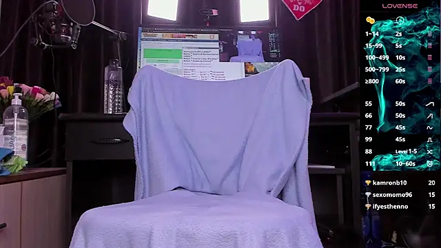 Raissa sky26 online show from 12-31-24, 08:37