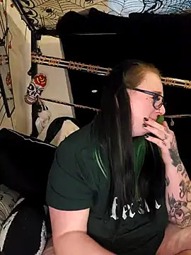 Snapshot of Bunny_Cummings chatting on 10-29-25, 09:00 Bunny Cummings online show from 10-29-25, 09:00