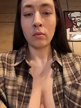 Holly Play online show from 06-08-26, 10:04