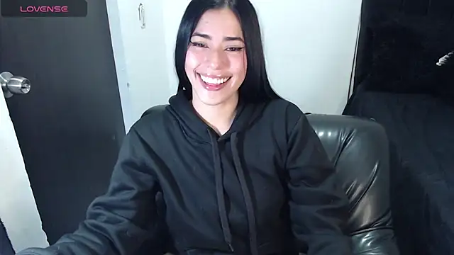 LESLIEBLACK  online show from 01-24-25, 02:49