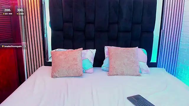 Snapshot of Isabella_Flores chatting on 09-14-25, 12:54 Isabella Flores online show from 09-14-25, 12:54