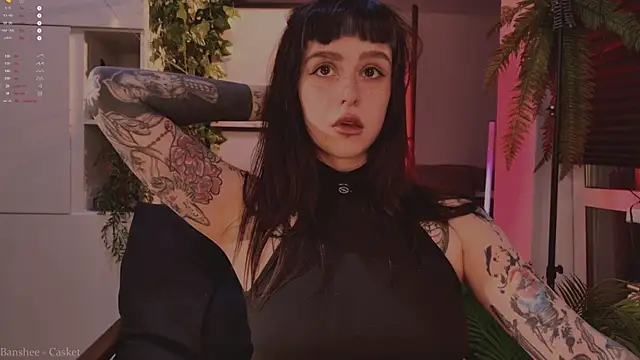 MichaellaMoon online show from 11-21-25, 06:50