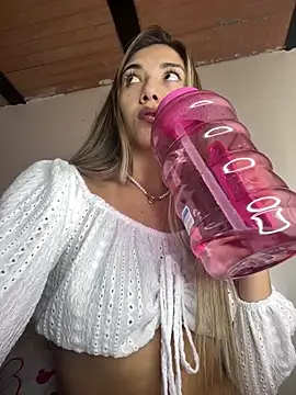 Iris lee online show from 03-18-25, 03:42