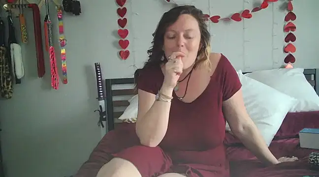 Snapshot of Lyrann89 chatting on 03-08-25, 08:57 Lyrann89 online show from 03-08-25, 08:57