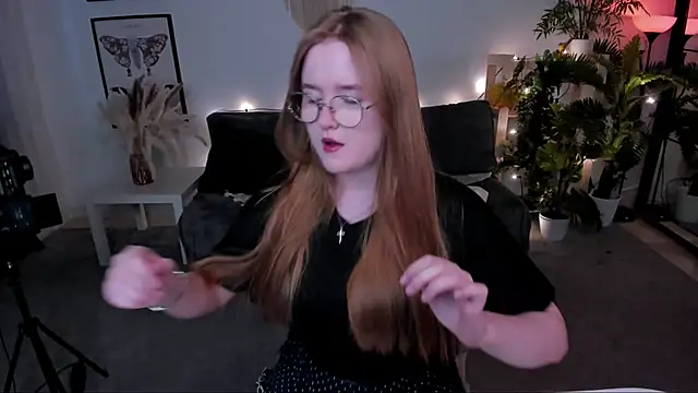 bonnie wright online show from 06-10-26, 04:06