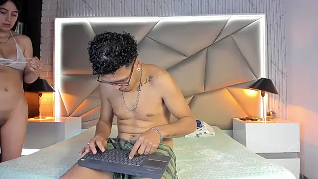 Bonny Bonss online show from 03-08-25, 07:42