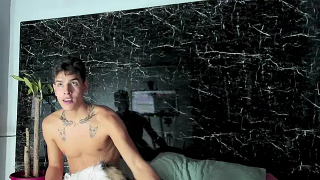 Snapshot of Couplehot__1 chatting on 12-07-24, 03:58 Couplehot 1 online show from 12-07-24, 03:58