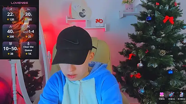 Snapshot of Dolly__Queen_ chatting on 12-12-24, 08:21 Dolly Queen online show from 12-12-24, 08:21