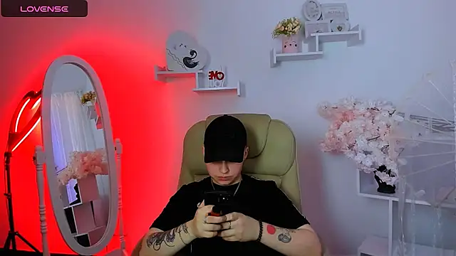 Snapshot of Dolly__Queen_ chatting on 02-14-25, 09:43 Dolly Queen online show from 02-14-25, 09:43