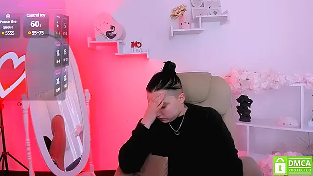 Snapshot of Dolly__Queen_ chatting on 03-16-25, 12:12 Dolly Queen online show from 03-16-25, 12:12