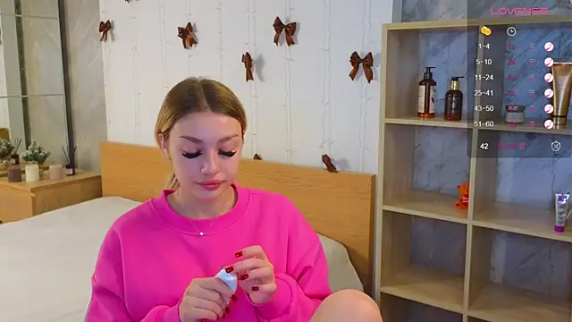 Ella Milla online show from 12-30-24, 05:37