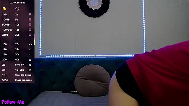 Snapshot of IvanaCharm chatting on 11-22-25, 04:44 IvanaCharm online show from 11-22-25, 04:44