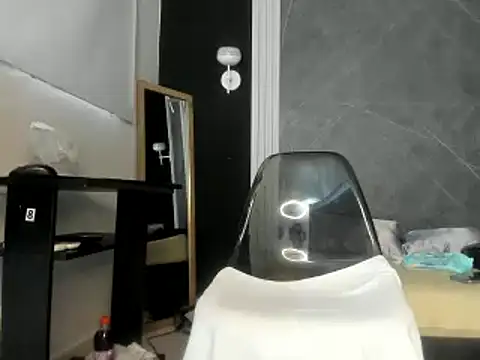 Snapshot of YummyDuooo chatting on 01-04-25, 12:05 YummyDuooo online show from 01-04-25, 12:05