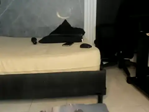 Snapshot of YummyDuooo chatting on 01-05-25, 04:59 YummyDuooo online show from 01-05-25, 04:59