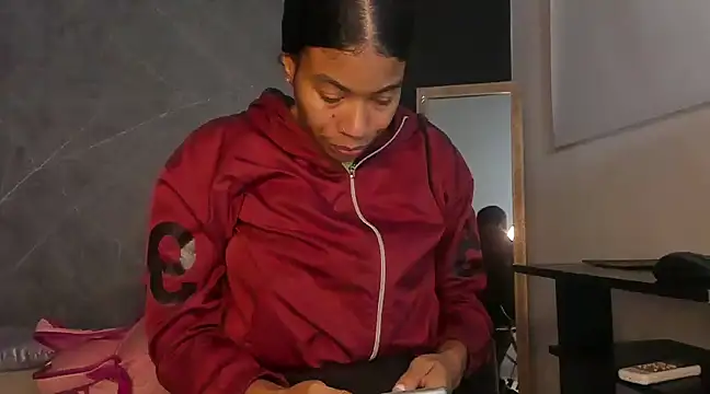 Snapshot of YummyDuooo chatting on 02-05-25, 12:06 YummyDuooo online show from 02-05-25, 12:06