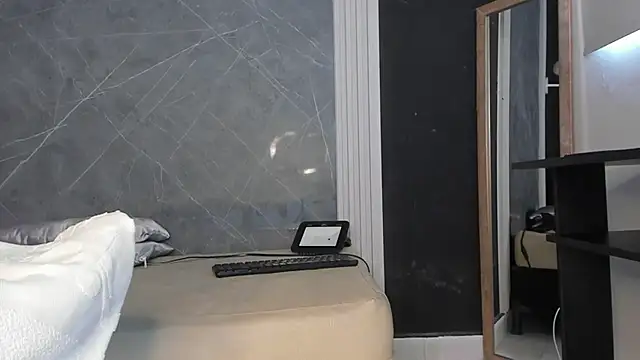 Snapshot of YummyDuooo chatting on 02-07-25, 06:13 YummyDuooo online show from 02-07-25, 06:13