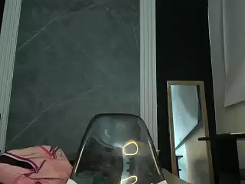 Snapshot of YummyDuooo chatting on 03-08-25, 11:05 YummyDuooo online show from 03-08-25, 11:05