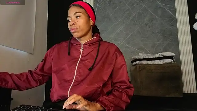 Snapshot of YummyDuooo chatting on 10-14-25, 11:55 YummyDuooo online show from 10-14-25, 11:55