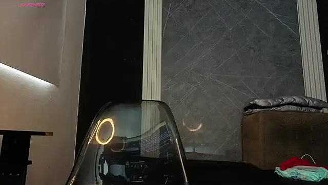 Snapshot of YummyDuooo chatting on 11-28-25, 04:42 YummyDuooo online show from 11-28-25, 04:42