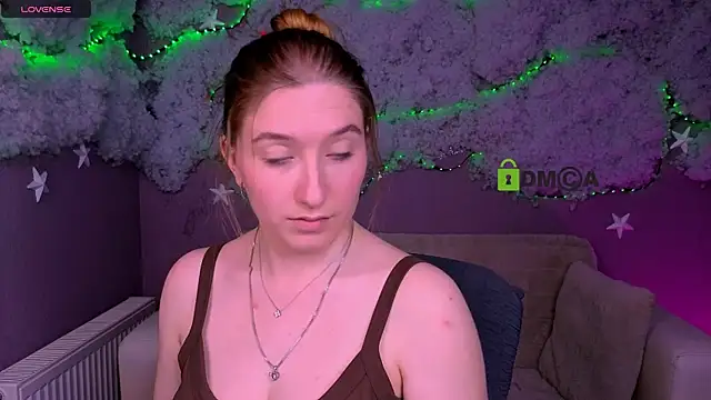 Snapshot of daisy_candy chatting on 05-23-26, 08:35 daisy candy online show from 05-23-26, 08:35