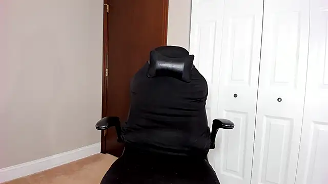 Snapshot of Angel_1997 chatting on 02-18-25, 08:25 Angel 1997 online show from 02-18-25, 08:25